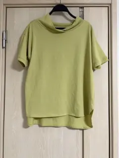 美品　シューラルー　トップスのサムネイル