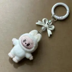 ラブブ　ミニキーホルダー　チャーム　ホワイト