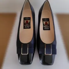 MIHAMA 紺、ブラックエナメル リボン付き ハイヒール