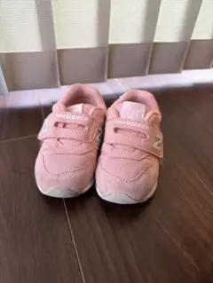 New Balance ピンク スニーカー