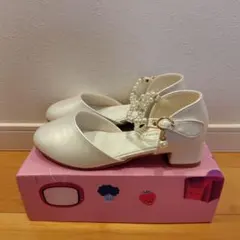 ホワイト フォーマルシューズ パール付き
