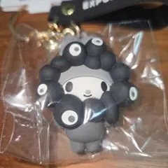 万博　サンリオ黒ミャクミャクなりきりキーホルダー　マイメロディ