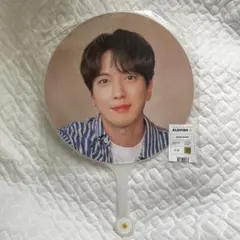 CNBLUE ヨンファ　ミニヨン＋クリスマス　ファンミーティング　うちわ 2026年最新】ヨンファ うちわの人気アイテム - メルカリ