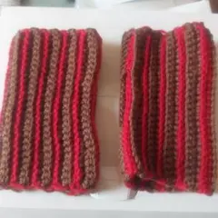 茶色と赤のストライプアームカバー