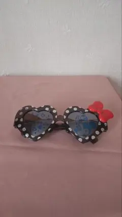 Disney ミニーマウス ハート型サングラス