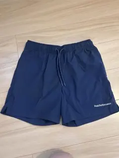 美品PeakPerformance ショートパンツ ネイビー　Sサイズ(日本M)のサムネイル
