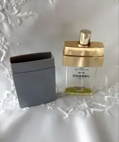 CHANELシャネル N°19 オードパルファム 50ml リフィル ケース付
