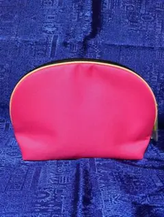 ❤ピンク✨ CLINIQUE ・クリニーク❤ドーム型ポーチ✨超軽量❤新品未使用