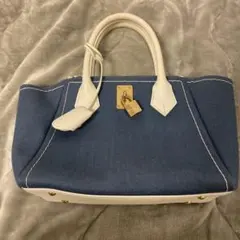 サマンサタバサ青と白のハンドバッグ 金具付き
