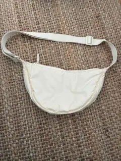 UNIQLO ラウンドミニショルダーバッグ