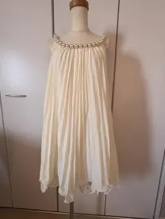 アイボリー パール装飾 オフショルダードレス　フリーサイズ