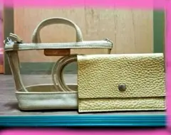 クリアショルダーバッグ ベージュ 二谷友里恵＋ゴールド財布？はおまけ
