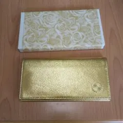 (金運アップ)菊のご紋章が付いた金の長財布