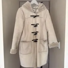 à tout フード付きベージュムートンコート