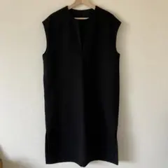 クラシカルエルフ　ノースリーブ黒ワンピース Vネック　ワンピース