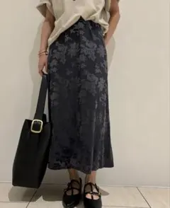 Mila Owen ミラオーエン　ベロア風花柄フレアスカート