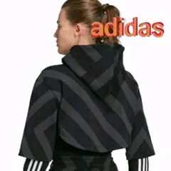 アディダス ショート丈パーカー