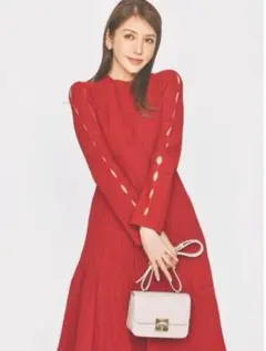 【新品タグ付】CELFORD 23AW 赤ニット　ディフォーメーションワンピース 新品タグ付】CELFORD 23AW 赤ニット ディフォーメーション