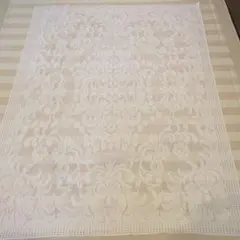 【新品未使用＆難あり】ホワイト 花柄 レース テーブルクロス 大判 マルチカバー