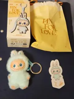 PIN FOR LOVE ぬいぐるみキーホルダー　ラブブ　イニシャルi　未使用