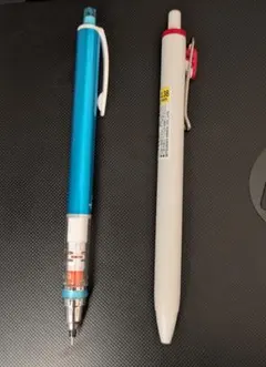 クルトガスタンダードモデル0.5mm ブルー　ユニボールワン赤0.38mm