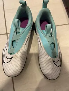 22.5cm ナイキ ジュニアファントム GX サッカートレーニングシューズ