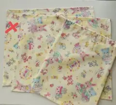 保育園幼稚園ランチョンマット1枚と巾着袋　ゆめかわユニコーンイエロー