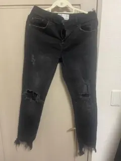 最終値下げBershka スキニーパンツ ダメージ加工 黒 EUR 40