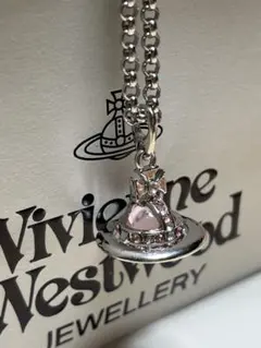 【美品】 Vivienne Westwood ネックレス シルバーxピンク