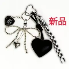 新品 ハート バッグチャーム リボン じゃらじゃらキーホルダー 黒 ストラップ