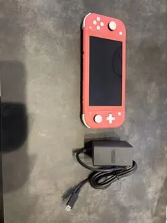 NintendoSwitchLite ピンクCoral 本体 充電器ケース付美品