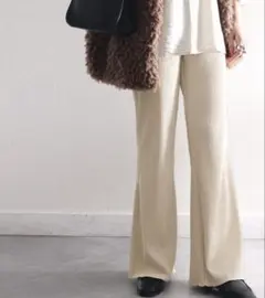 ベージュ フレアイージーパンツLサイズ