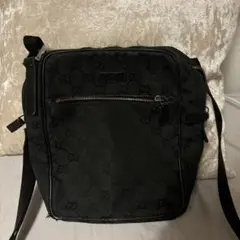 GUCCI グッチ　GG柄　キャンバス生地　ショルダーバッグ　黒