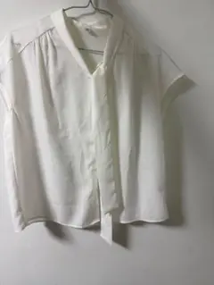 GU ホワイト 半袖 ブラウス　シャツ　ホーダイ