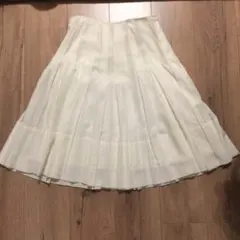 値下げしました。STRAWBERRY -FIELDS 新品スカート✨