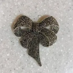 リボンのブローチ(黒) ヴィンテージ アンティーク風 海外製品