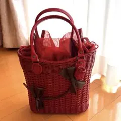 華やかなバラのかごバッグ