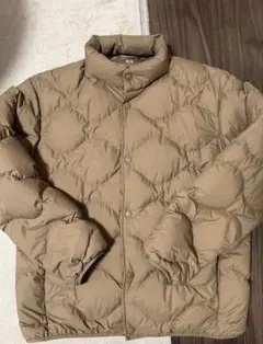 美品✳︎ユニクロ　ウルトラライトダウン　ウェーブキルトジャケット　ベージュ　M