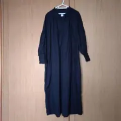 フェリシモavecmai 黒ロングワンピース 長袖フリル襟くるみボタンマタニティ