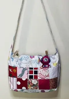 ハンドメイド☆パッチワークポケットの ショルダーバッグ