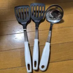 キッチンツールセット フライ返し2点とお玉１点　ホワイトのサムネイル