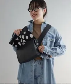 ear PAPILLONNER 柄ワイドテープショルダーバッグ 限定ブラック美品