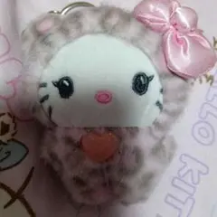 み*マ様 ハローキティ　ヒョウ柄ピンク　マスコットキーホルダー