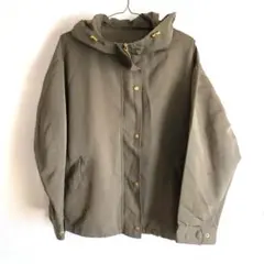 ジーユー　マウンテンパーカー　カーキ　Ｌサイズ