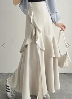 mily bilet スリット入りアシメフリルスカート アイボリーのサムネイル