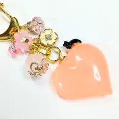 お守りハート　キーホルダー　黒猫　ローズクォーツ　チャーム　ピンク