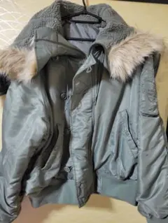 ファー付きグレー ミリタリージャケット