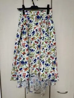 新品　花柄　白　ロングスカート　フレアスカート　31 Sons de modeのサムネイル
