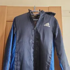 adidas ベンチコート　１４０cm