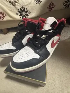 Nike Air Jordan 1 Mid ホワイト/ブラック/レッド